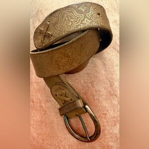 Gap 1969 gold stamped belt🌟